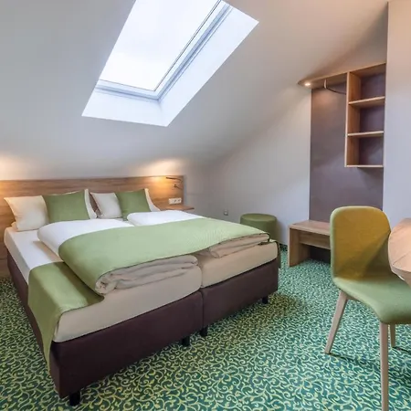 Altdeutsche Weinstube 3*