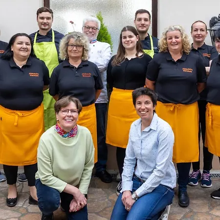 Hotel Altdeutsche Weinstube 3*