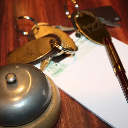 Altdeutsche Weinstube Hotel 3*