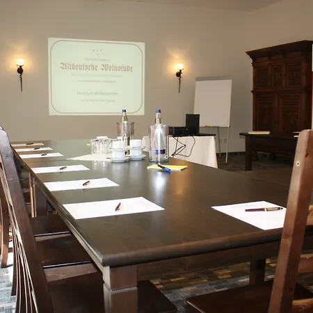 Altdeutsche Weinstube Hotel 3*