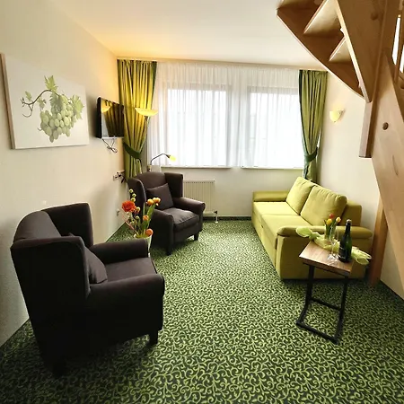 Altdeutsche Weinstube Hotel 3*