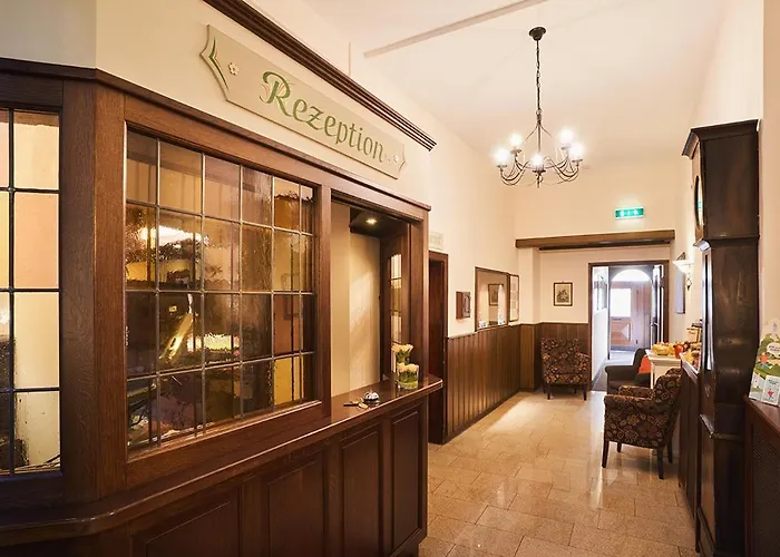 Hotel Altdeutsche Weinstube 3*