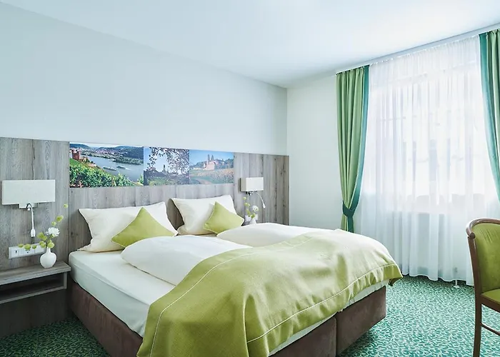 Altdeutsche Weinstube Hotel 3*