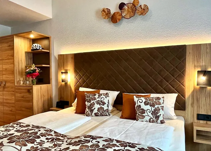 Altdeutsche Weinstube Hotel 3*