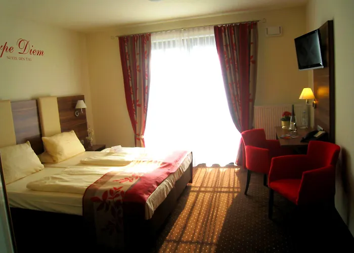 Hotel Altdeutsche Weinstube 3*