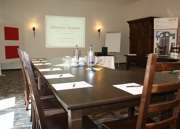 Altdeutsche Weinstube Hotel 3*