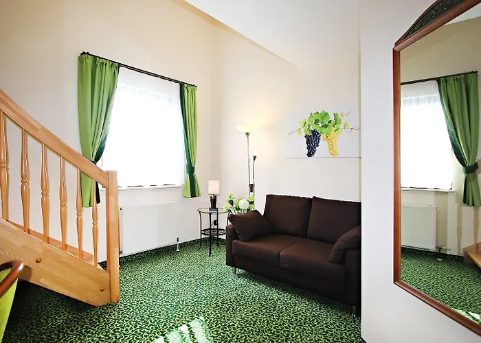 Altdeutsche Weinstube Hotel 3*