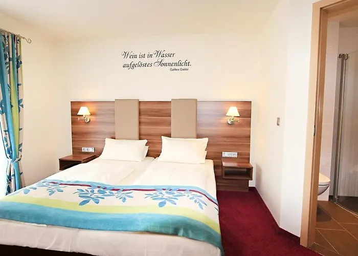 Hotel Altdeutsche Weinstube 3*