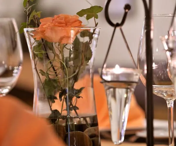 Altdeutsche Weinstube Hotel 3*